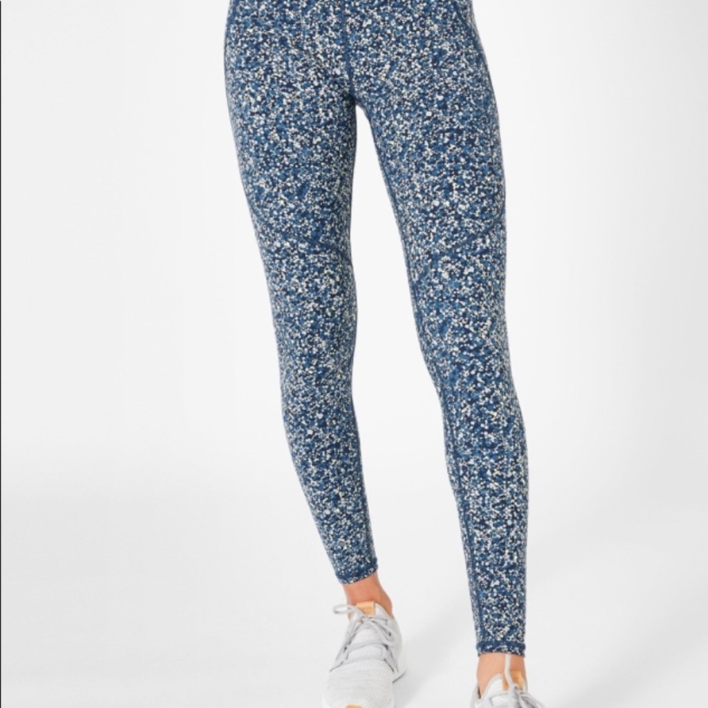 Sweaty Betty power leggings size XS in fun spring print!